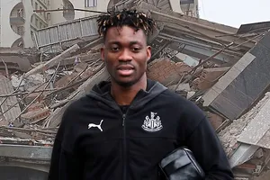 Atsu - cầu thủ được cứu sống kỳ diệu từ cơn động đất ở Thổ Nhĩ Kỳ. Ảnh: GETTY IMAGES