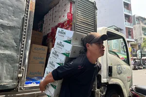 Đề xuất đánh thuế nước ngọt, tăng thuế rượu bia đang gây tranh cãi.