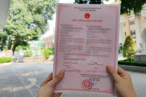 Đăng ký kết hôn online sẽ tiết kiệm thời gian xác nhận tình trạng hôn nhân cho người dân.