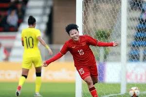 Bích Thùy ghi bàn ở phút 24.