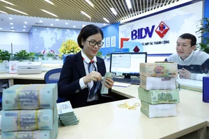 Ngân hàng Nhà nước vẫn đang nỗ lực triển khai các gói tín dụng hỗ trợ người dân, doanh nghiệp.