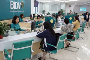 Hiệp hội Ngân hàng Việt Nam kiến nghị nên giảm thuế VAT cho cả ngành ngân hàng để người đi vay được thụ hưởng.