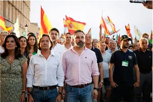 Làn sóng cánh hữu dần chi phối châu Âu