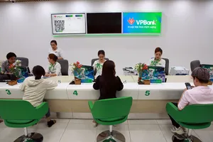 Săn lãi vay thấp từ ngân hàng này trả ngân hàng khác