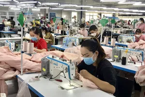 Giá lương thực, thực phẩm đã tăng, nếu lương không tăng theo, cuộc sống của người lao động sẽ thêm nhiều khó khăn.