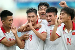 Những gương mặt trẻ dưới tay HLV Hoàng Anh Tuấn đang rất hưng phấn bước vào trận chung kết.