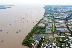 Chương trình 'Cùng ngư dân thắp sáng đèn trên biển' đến Bến Tre