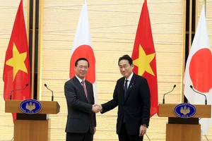 Chủ tịch nước Võ Văn Thưởng và Thủ tướng Nhật Bản Kishida Fumio tại cuộc gặp gỡ báo chí ngày 27-11.