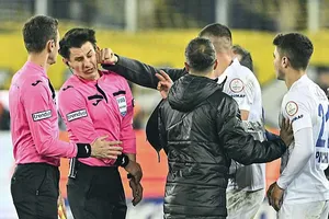 Cú đấm này khiến chủ tịch CLB Ankaragucu đi tù.