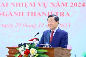 Phó Thủ tướng Lê Minh Khái phát biểu tại hội nghị.