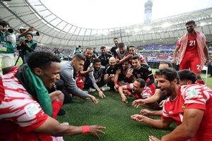 Cầu thủ Jordan mừng chiến thắng với hình ảnh diễn tả món Mansaf truyền thống của mình thì không sao nhưng cầu thủ Iraq nhại lại là hành vi phỉ báng, xúc phạm đối phương.