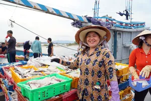 Ngư dân đánh bắt hợp pháp tại xã Phước Tỉnh, huyện Long Điền, Bà Rịa-Vũng Tàu.