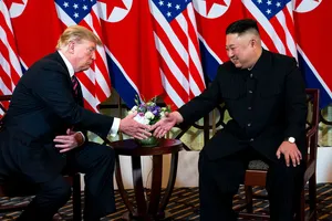 Tổng thống Mỹ Donald Trump và lãnh đạo Triều Tiên Kim Jong-un tại thượng đỉnh Mỹ - Triều lần hai tổ chức ở Hà Nội vào tháng 2-2019.