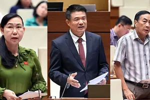 Từ trái sang: Đại biểu Phan Thị Mỹ Dung, Viện trưởng VKSND Tối cao Nguyễn Huy Tiến và đại biểu Phạm Văn Hòa tại phiên thảo luận sáng 29-5.