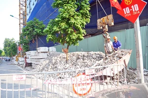 Chính quyền ra 'tối hậu thư' với chủ tòa nhà 8B Lê Trực