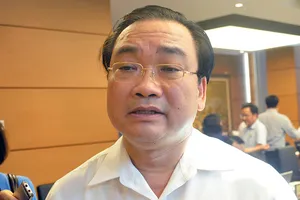 Bí thư Hà Nội trả lời về vụ nhân viên sân bay bị đánh