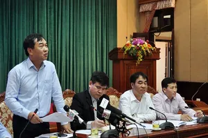 Chưa tìm thấy độc tố trong các mẫu cá chết Hồ Tây