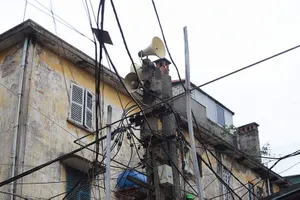 Chủ tịch Hà Nội: Loa phường 1 năm ngốn vài trăm triệu