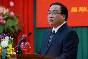 Bí thư TP Hà Nội nghe CLB Thăng Long góp ý