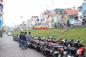 Hà Nội chỉ thay kết cấu chứ không hạ đê sông Hồng