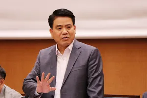 Chủ tịch Hà Nội: Dọn vỉa hè, cần tìm chỗ để xe cho dân