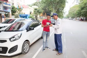 Thuận lợi tìm điểm đậu ô tô qua smartphone