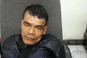 Đi xe máy chở 3 còn đâm trọng thương thiếu tá CSGT