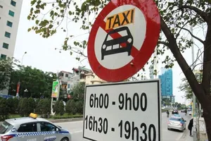 Hà Nội công bố cấm taxi giờ cao điểm trên 11 tuyến phố