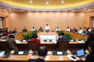 Bị cách ly tại nhà mà ra ngoài lây bệnh là xử hình sự