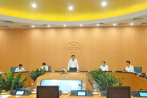 Hà Nội đề nghị xét nghiệm lại các y bác sĩ Bệnh viện Bạch Mai