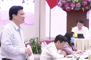 Không có tiêu chí phòng dịch nào bắt học sinh đeo tấm chắn