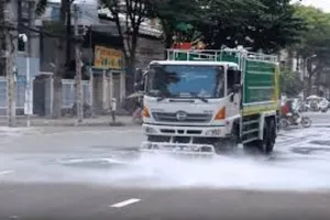 Hà Nội duyệt chi hơn 114 tỉ đồng rửa đường ngày nắng nóng