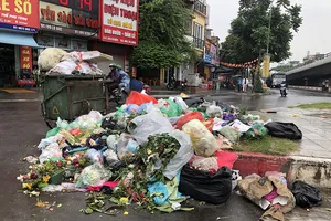 Bí thư Hà Nội chỉ rõ nguyên nhân vụ dân vây bãi rác Nam Sơn