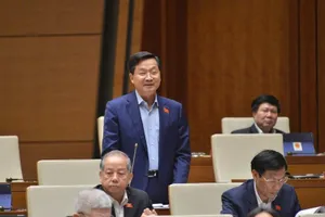 Cán bộ, công chức nhũng nhiễu, trách nhiệm thuộc về ai?