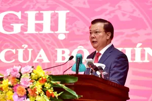Tân Bí thư Thành uỷ Hà Nội Đinh Tiến Dũng.