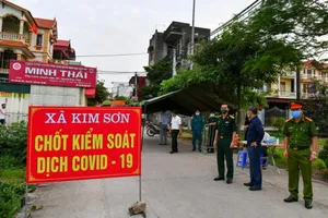 Hà Nội: Giãn cách 2 m, không tụ tập quá 10 người