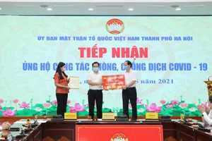 Hà Nội tiếp nhận 26,7 tỷ đồng ủng hộ chống dịch COVID-19