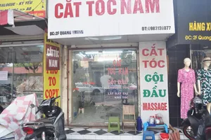 Hà Nội lập chốt chặn, dừng thêm một số dịch vụ từ ngày 13-7