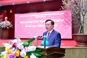 Bí thư Thành uỷ Hà Nội Đinh Tiến Dũng