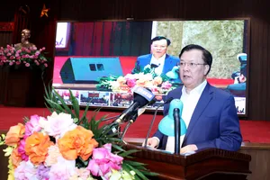 Bí thư Thành uỷ Hà Nội Đinh Tiến Dũng