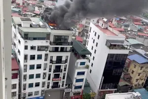 Cháy nhà 7 tầng ở quận Thanh Xuân, TP Hà Nội