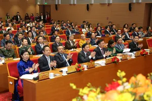 HĐND TP Hà Nội thông qua danh sách 28 chức danh do HĐND TP Hà Nội bầu được lấy phiếu tín nhiệm tại kỳ họp này