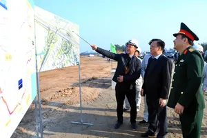 Bí thư Thành uỷ Hà Nội kiểm tra tiến độ đường Vành đai 4 - Vùng thủ đô