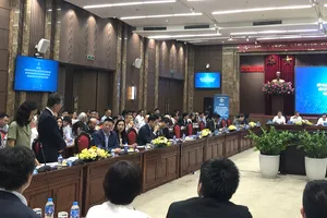 Chủ tịch Hà Nội: Tôi kính trọng, ngưỡng mộ doanh nghiệp vượt qua rừng thủ tục