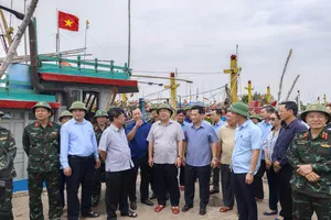 Bộ trưởng Lê Minh Hoan: Bão số 3 diễn biến khó lường, tuyệt đối không được chủ quan