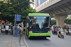 Hà Nội chốt lộ trình sử dụng 100% xe buýt điện và năng lượng xanh