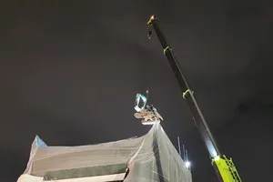 Hà Nội phá dỡ tòa nhà 'Hàm cá mập'