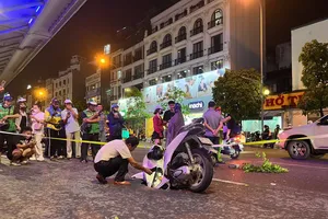 Đã xác định được nguyên nhân ban đầu vụ xe SH sụp hố ở Hà Nội