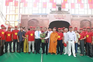 Hà Nội đón đoàn đại biểu Đà Nẵng, Quảng Ngãi dự lễ diễu binh A80