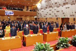 HĐND TP Hà Nội dành phút mặc niệm và quyên góp cứu trợ đồng bào miền Trung thiệt hại do bão lũ